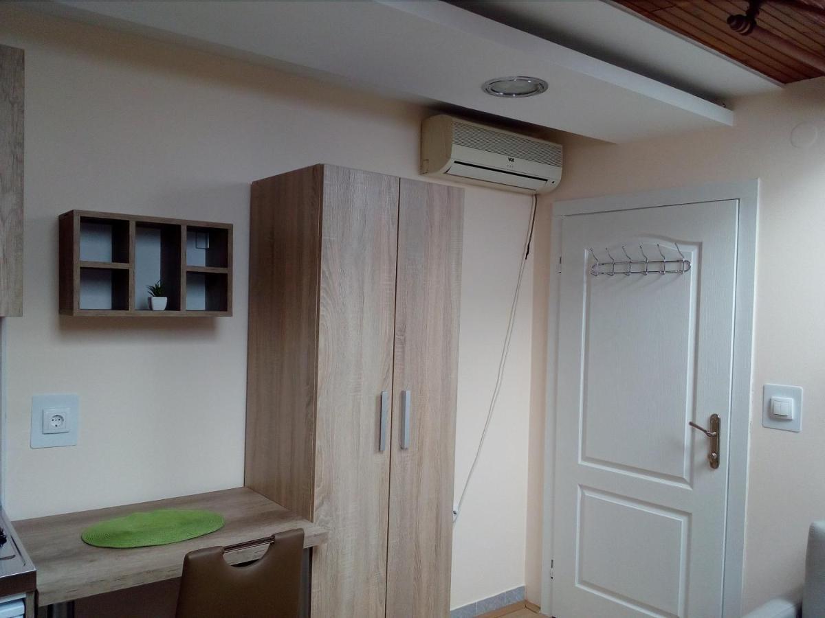 Apartmani Sara Újvidék Kültér fotó