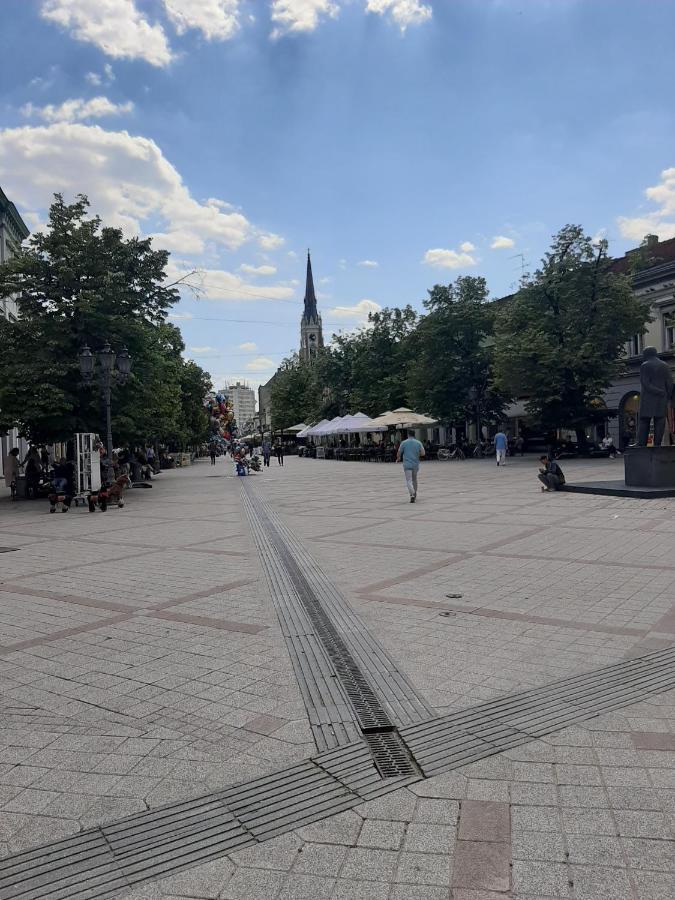 Apartmani Sara Újvidék Kültér fotó