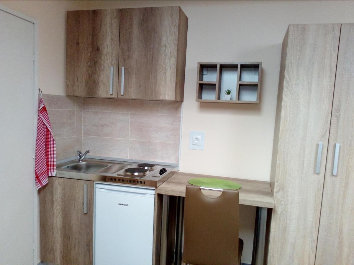 Apartmani Sara Újvidék Kültér fotó